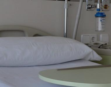 Habitació de la planta d'Hospitalització de la Clínica Salus Infirmorum, a Banyoles